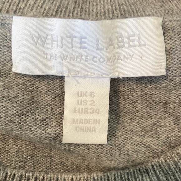 The White Company gray wool & cashmere sweater with white stars, US size 2 - Picture 3 of 7
